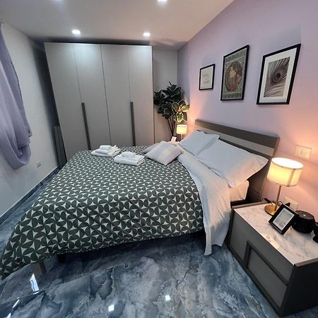Borgo 1313 Napoli Apartment Luaran gambar