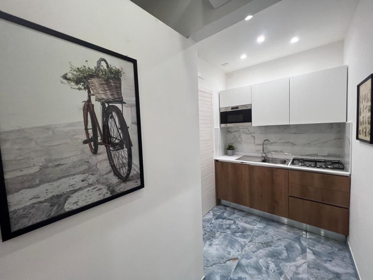 Borgo 1313 Napoli Apartment Luaran gambar