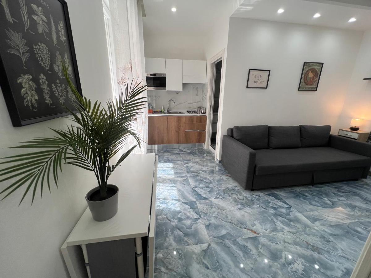 Borgo 1313 Napoli Apartment Luaran gambar