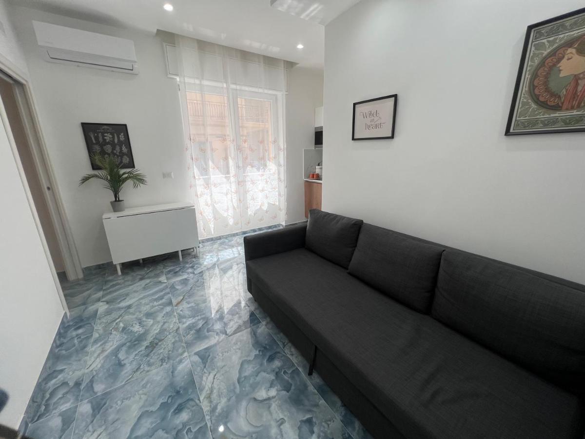 Borgo 1313 Napoli Apartment Luaran gambar