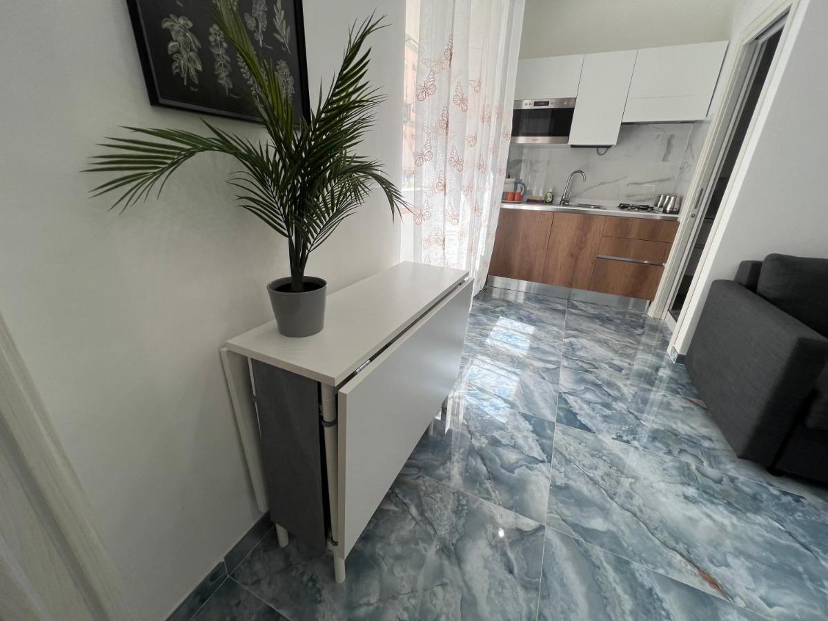 Borgo 1313 Napoli Apartment Luaran gambar