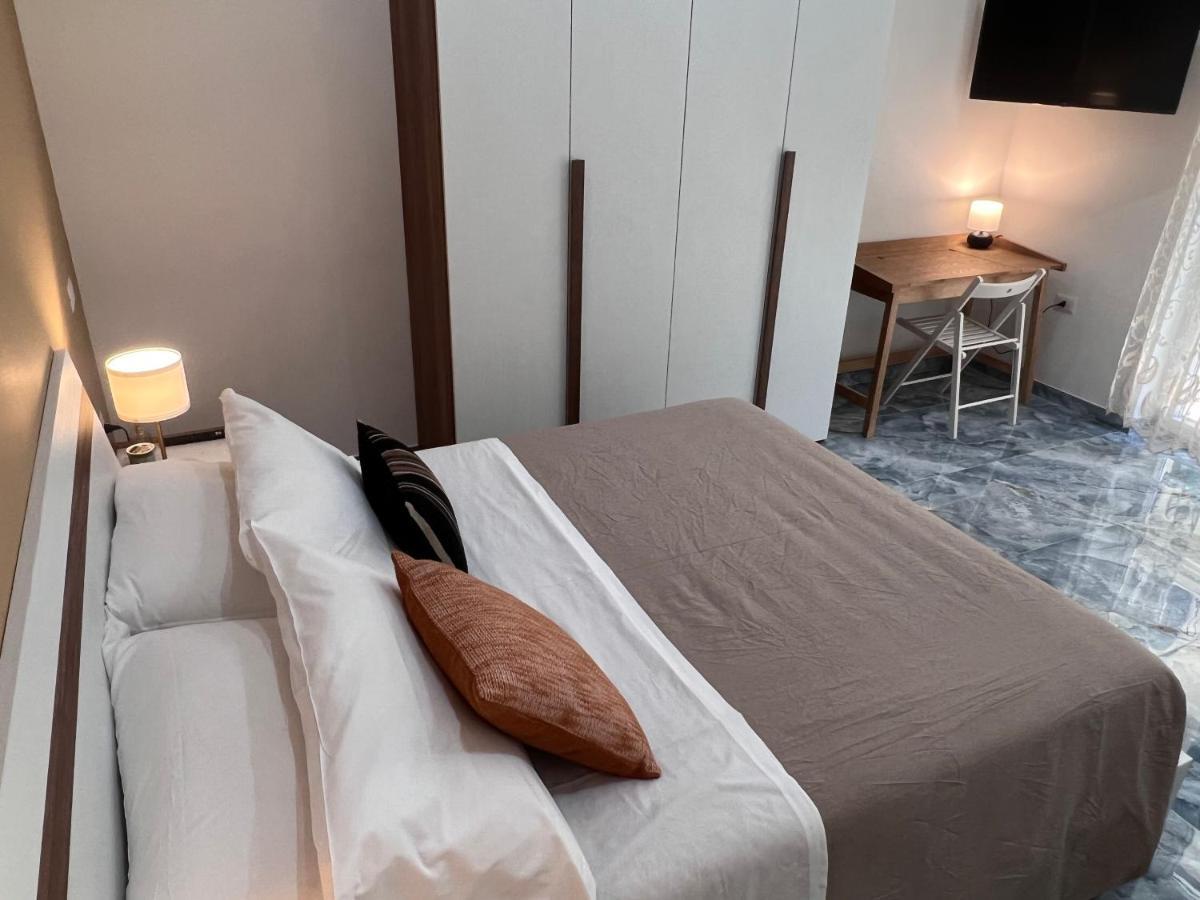 Borgo 1313 Napoli Apartment Luaran gambar