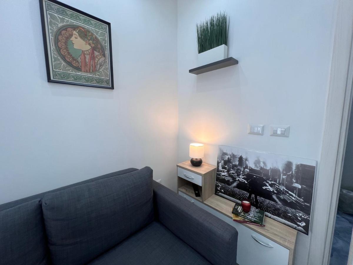 Borgo 1313 Napoli Apartment Luaran gambar