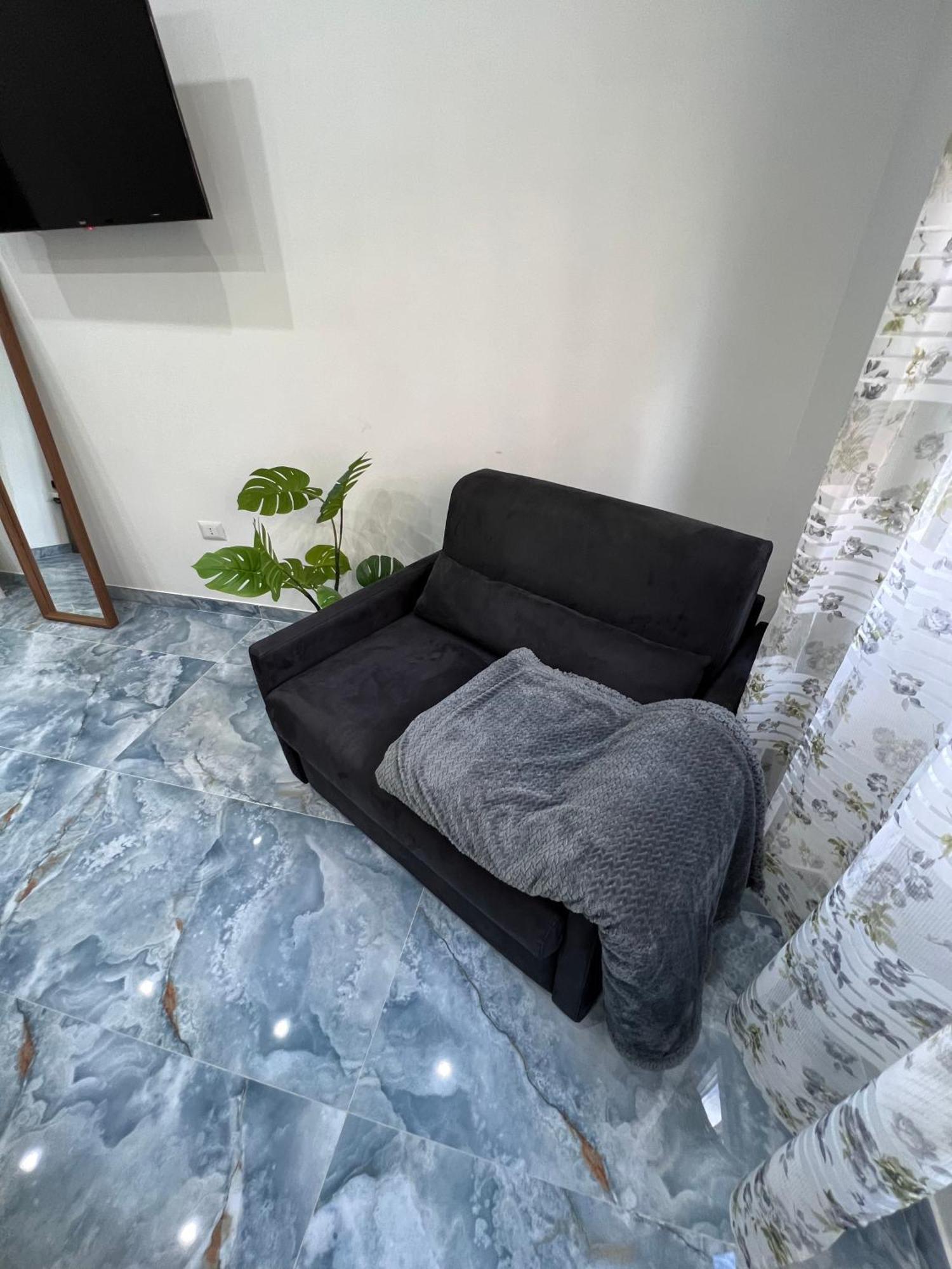 Borgo 1313 Napoli Apartment Luaran gambar
