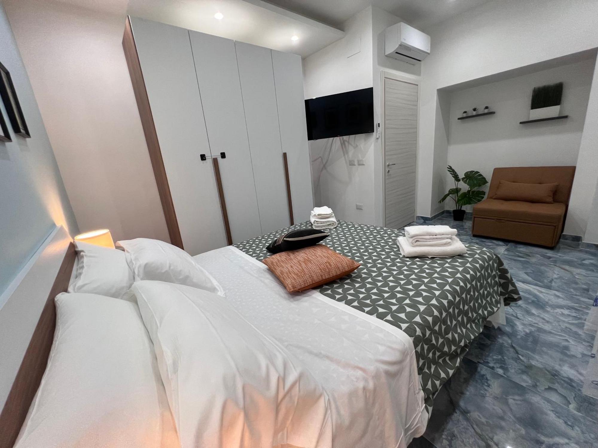 Borgo 1313 Napoli Apartment Luaran gambar